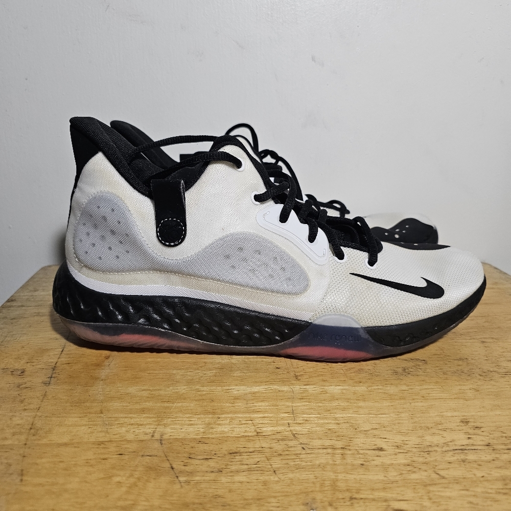 Nike Men Size 12 US Basketball KD Trey 5 VII Wolf Grey Kevin Durant. No box